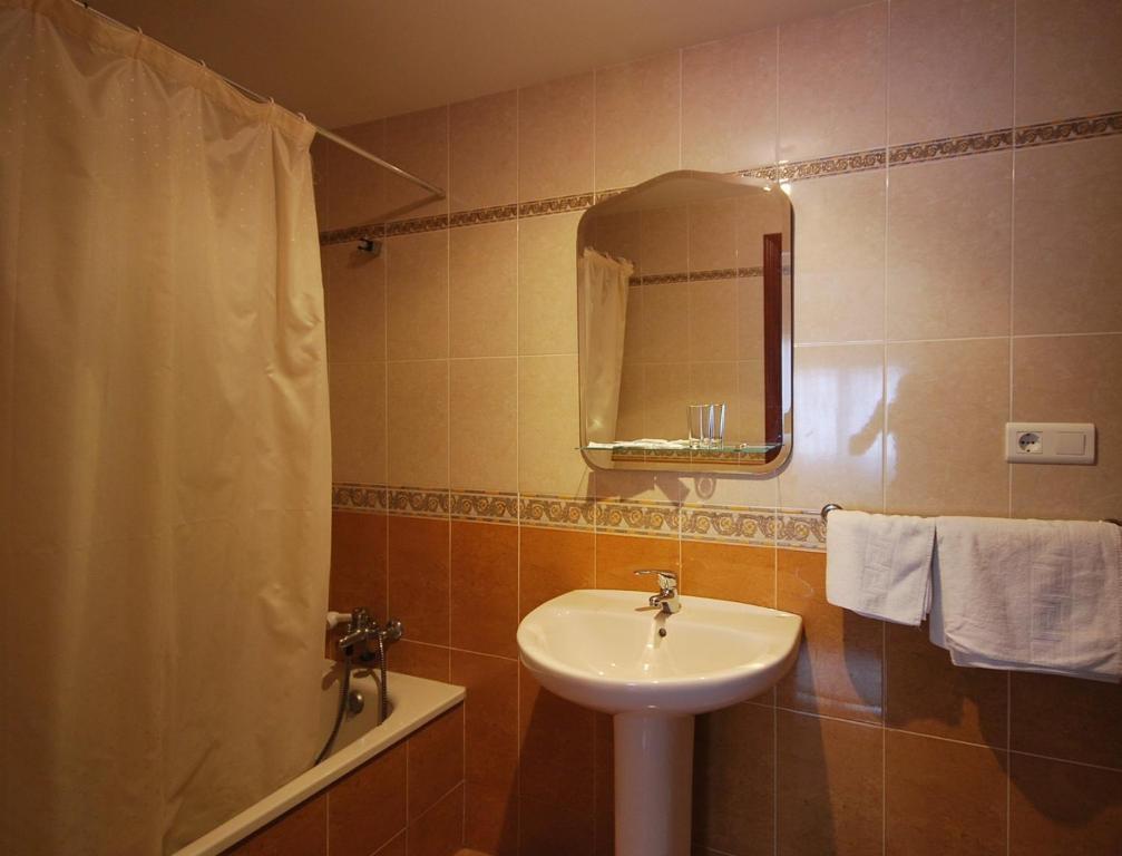 Pension Paseo Real Cangas de Onís Quarto foto